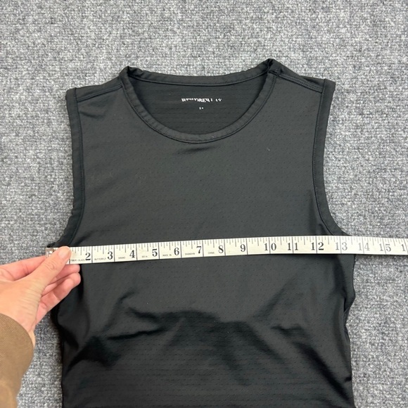 WEWOREWHAT Women’s Black Shelf Bra Athletic Muscle Tank Crop size: Small - Picture 9 of 9